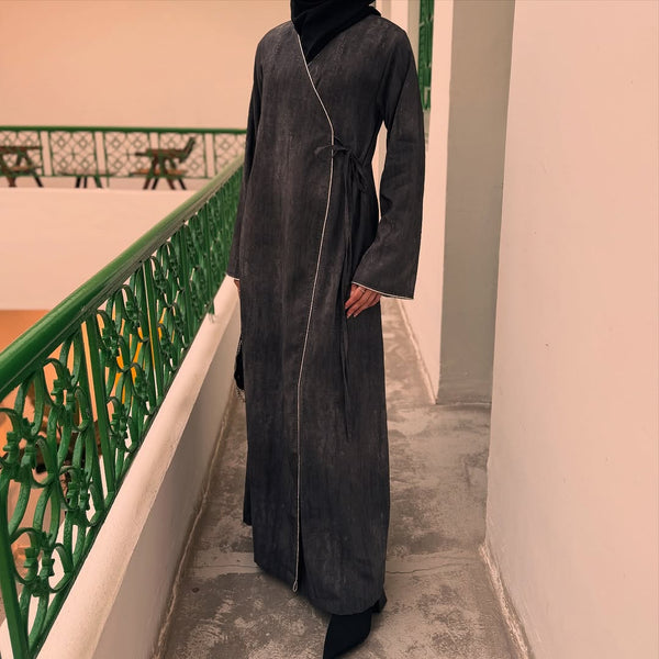 Midnight Elegance Abaya